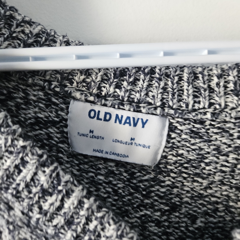 Old Navy Black and White Crew Neck Sweater - Picture 2 of 2